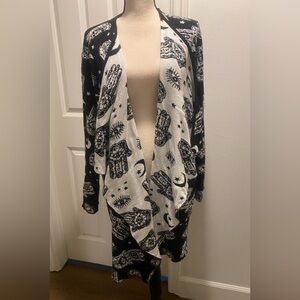 Hot Topic Women’s Hamsa Celestial Protection Mystic Wrap Cardigan L/XL 
Black